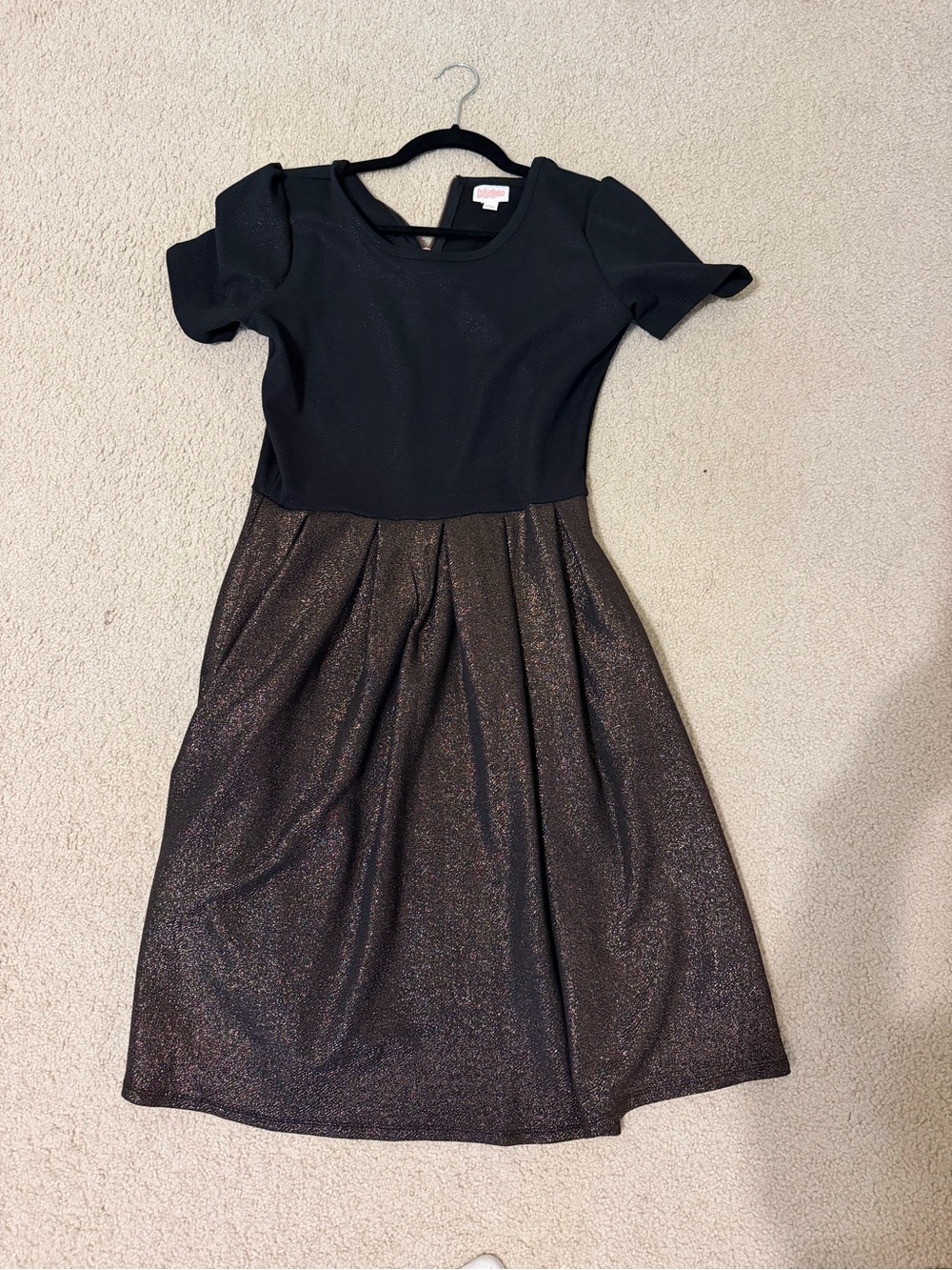 Large LuLaRoe LLR Amelia Cap Sleeve Dress Black and gold glitter.